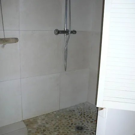 度假居 Maison Koh Samet 圣特罗让莱班